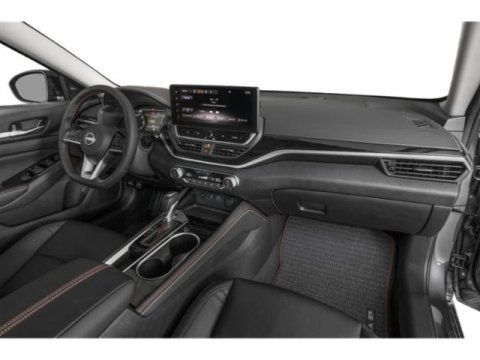 Used 2025 Nissan Altima 2.5 SR AWD/4WD image 17