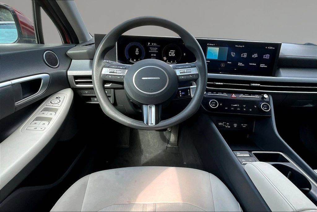 Used 2025 Hyundai Sonata SEL FWD image 8