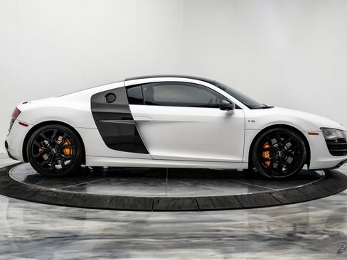 Used 2010 Audi R8 V10 image 25