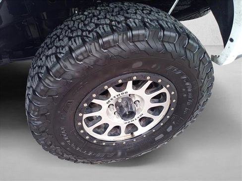 Used 2019 Ford F150 Lariat w/ FX4 Off-Road Package image 9