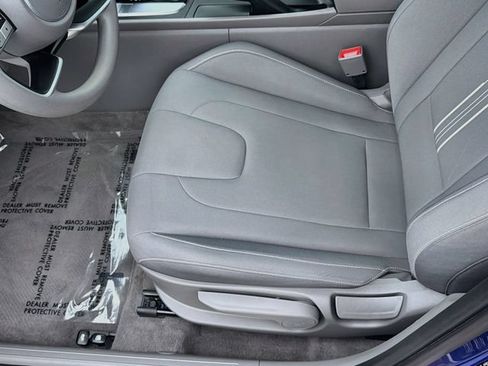 Used 2024 Hyundai Elantra SEL FWD image 19