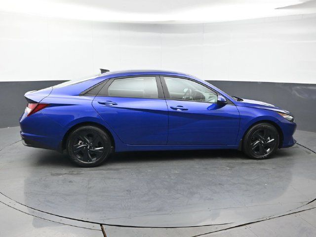 Used 2023 Hyundai Elantra SEL FWD image 6