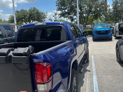 Used 2022 Toyota Tacoma SR5 RWD image 4