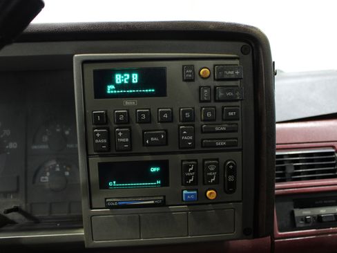 Used 1989 Chevrolet Silverado 2500 4x4 Regular Cab image 10