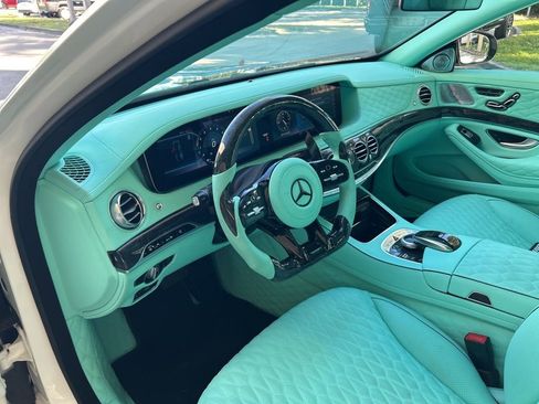 Used 2019 Mercedes-Benz S 560 Sedan w/ Premium Package image 6