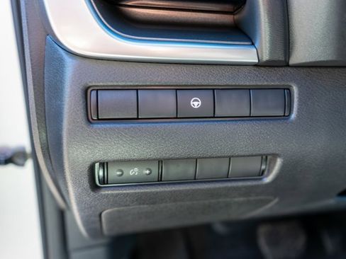 Used 2022 Nissan Rogue SV image 22