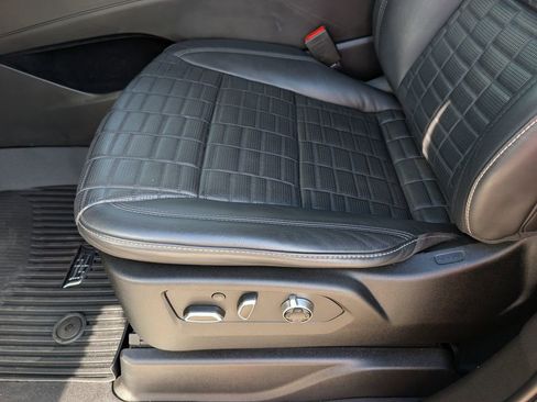 Certified 2022 Cadillac Escalade Sport Platinum w/ LPO, ONYX Package image 13