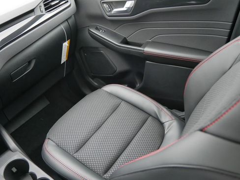 New 2026 Ford Escape ST-Line w/ Tech Pack #1 AWD/4WD image 17