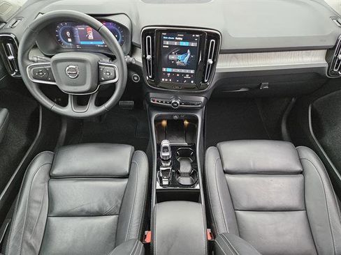 Used 2024 Volvo XC40 B5 Plus w/ Climate Package image 19