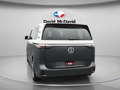 Used 2025 Volkswagen ID. Buzz Pro S Plus RWD image 7