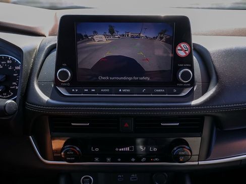 Used 2023 Nissan Rogue SV image 30