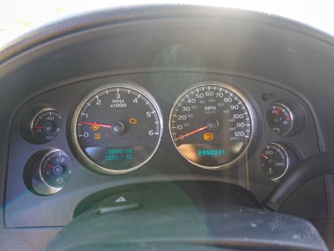 Used 2007 Chevrolet Silverado 1500 LTZ w/ Safety Package AWD/4WD image 12