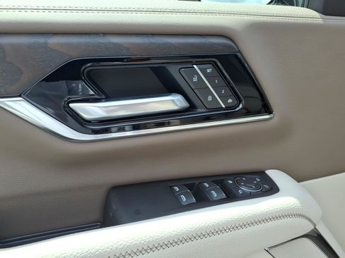 New 2026 GMC Yukon Denali w/ Sun & Power Step Package RWD image 9