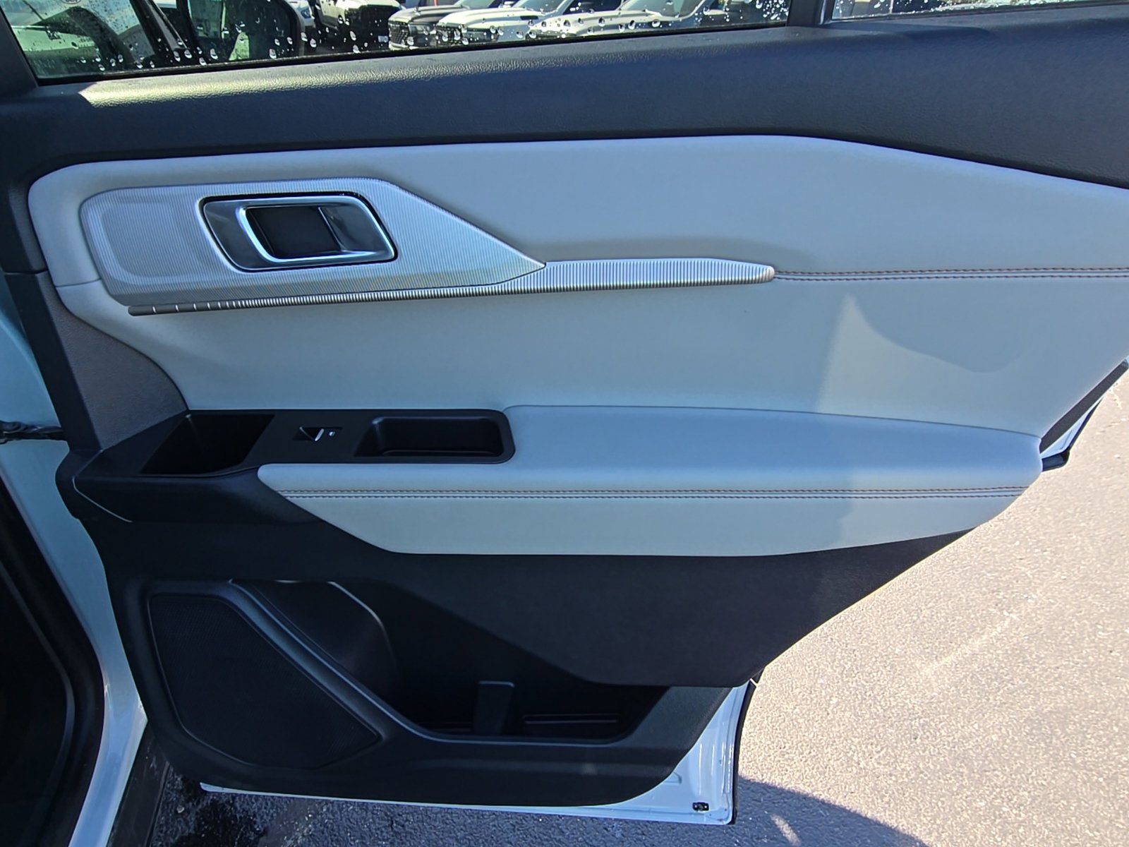Used 2025 Ford Explorer Active w/ Active Comfort Package AWD/4WD image 42