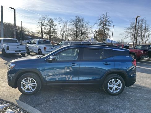 Used 2020 GMC Terrain SLE w/ Driver Convenience Package image 9