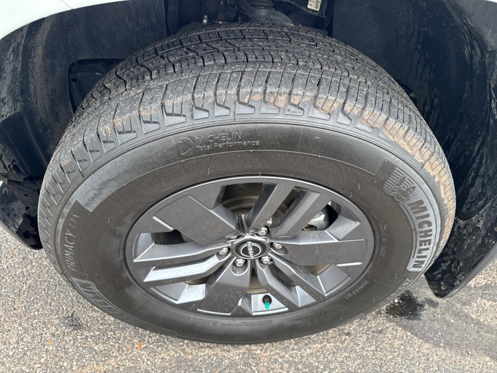 Used 2025 Nissan Frontier SV RWD image 38