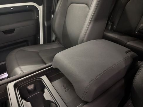 Used 2023 Land Rover Defender 110 S image 36