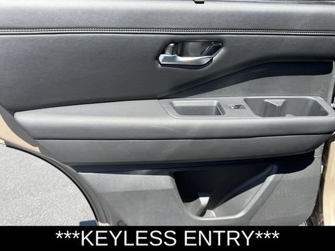 Used 2024 Nissan Pathfinder Platinum w/ Cargo Package AWD/4WD image 12