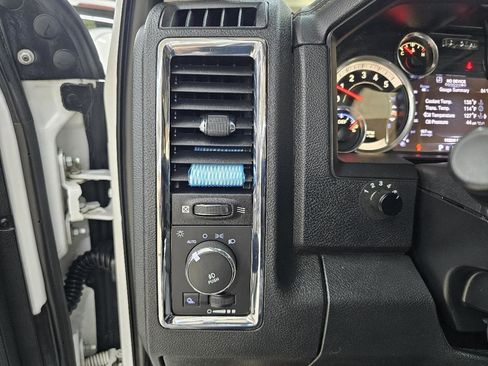 Used 2016 RAM 2500 Laramie image 34