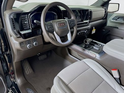 Used 2026 GMC Sierra 1500 SLT image 5