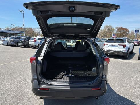 Used 2020 Toyota RAV4 LE w/ All Weather Liner Package AWD/4WD image 32