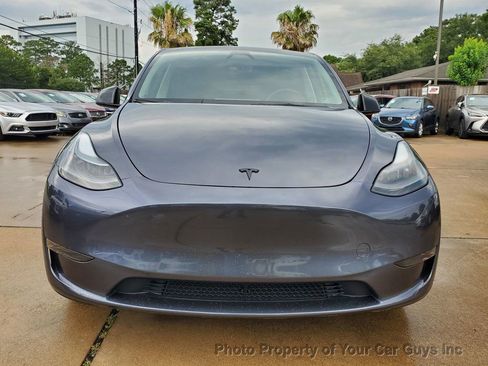 Used 2023 Tesla Model Y AWD image 3