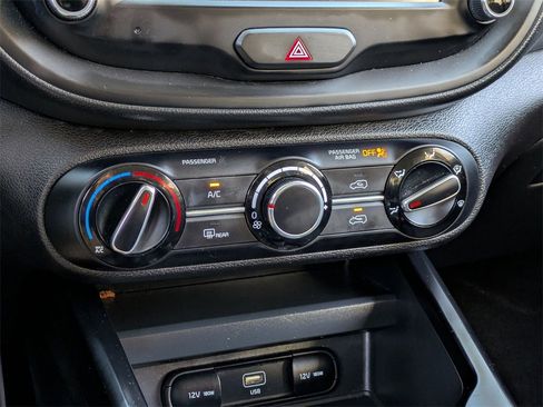 Used 2024 Kia Soul LX w/ Option Group 015 image 17