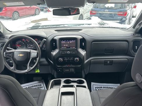 Used 2021 Chevrolet Silverado 2500 Custom w/ Custom Value Package image 7