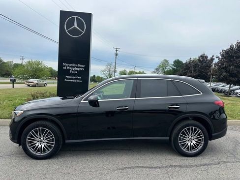 Used 2026 Mercedes-Benz GLC 300 4MATIC image 2
