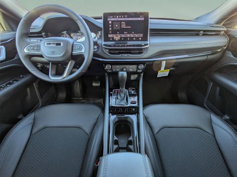 New 2026 Jeep Compass Latitude image 16