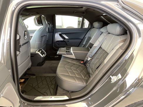 New 2026 BMW 760i xDrive w/ Executive Package image 29