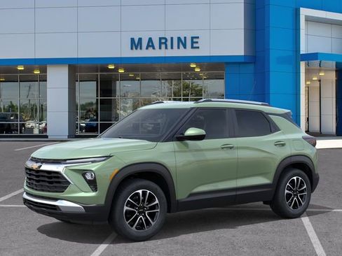 New 2026 Chevrolet TrailBlazer LT FWD image 2