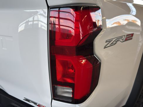 New 2026 Chevrolet Colorado ZR2 w/ Technology Package AWD/4WD image 7