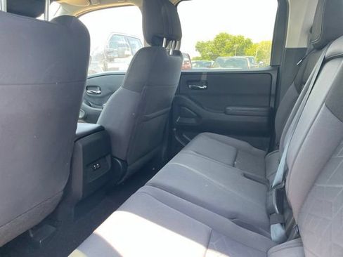 Used 2025 Nissan Frontier SV RWD image 12