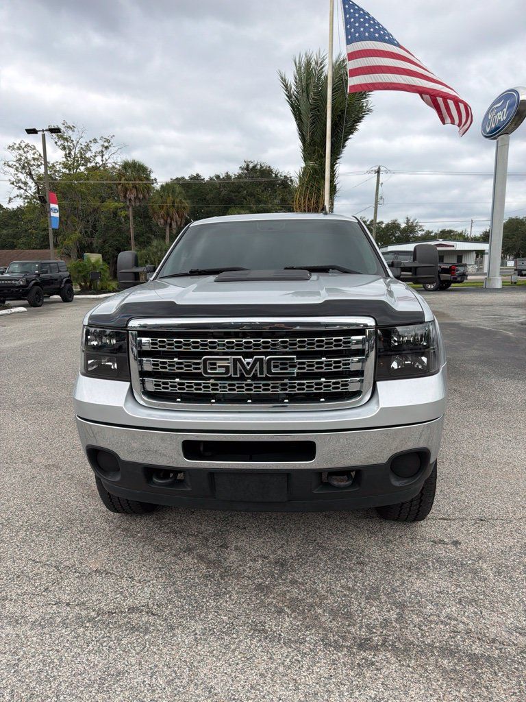 Used 2013 GMC Sierra 2500 SLE AWD/4WD image 2