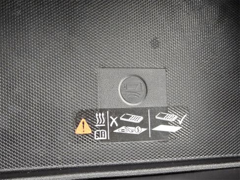 Used 2023 GMC Yukon SLT image 22