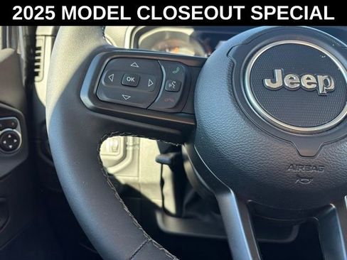 New 2025 Jeep Gladiator Rubicon w/ Convenience Group image 30