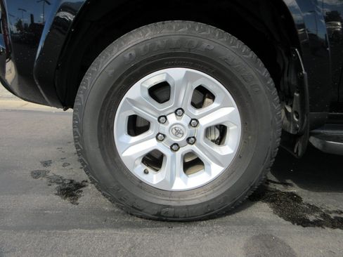 Used 2024 Toyota 4Runner SR5 AWD/4WD image 17