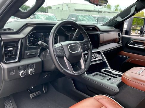 Used 2025 GMC Sierra 3500 Denali Ultimate AWD/4WD image 18