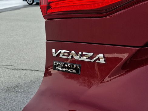 Certified 2022 Toyota Venza XLE image 32