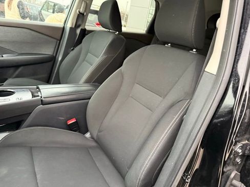 Used 2023 Nissan Rogue S image 21