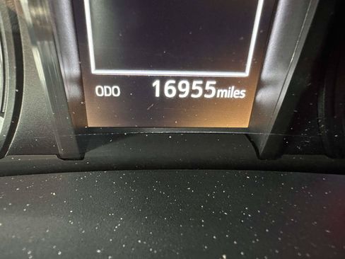 Used 2024 Toyota 4Runner SR5 Premium w/ Moonroof Package AWD/4WD image 31