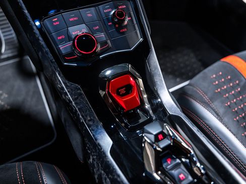 Used 2018 Lamborghini Huracan Performante AWD/4WD image 51