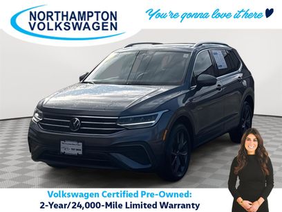 Used 2023 Volkswagen Tiguan SE w/ Panoramic Sunroof Package