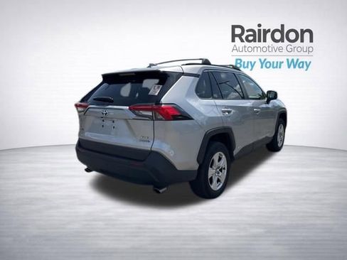 Used 2021 Toyota RAV4 XLE w/ XLE Grade Weather Package AWD/4WD image 7