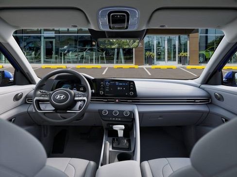 New 2025 Hyundai Elantra SE image 11