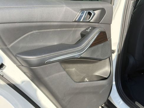 Used 2023 BMW X5 xDrive40i AWD/4WD image 29