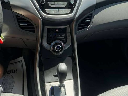 Used 2013 Hyundai Elantra GLS FWD image 25