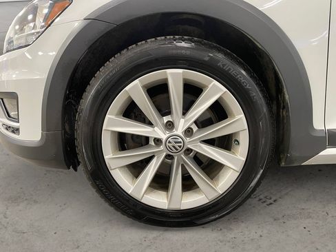 Used 2019 Volkswagen Golf Alltrack SE AWD/4WD image 14