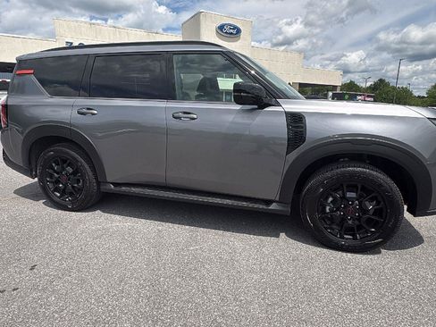 Used 2026 Nissan Armada PRO-4X AWD/4WD image 3